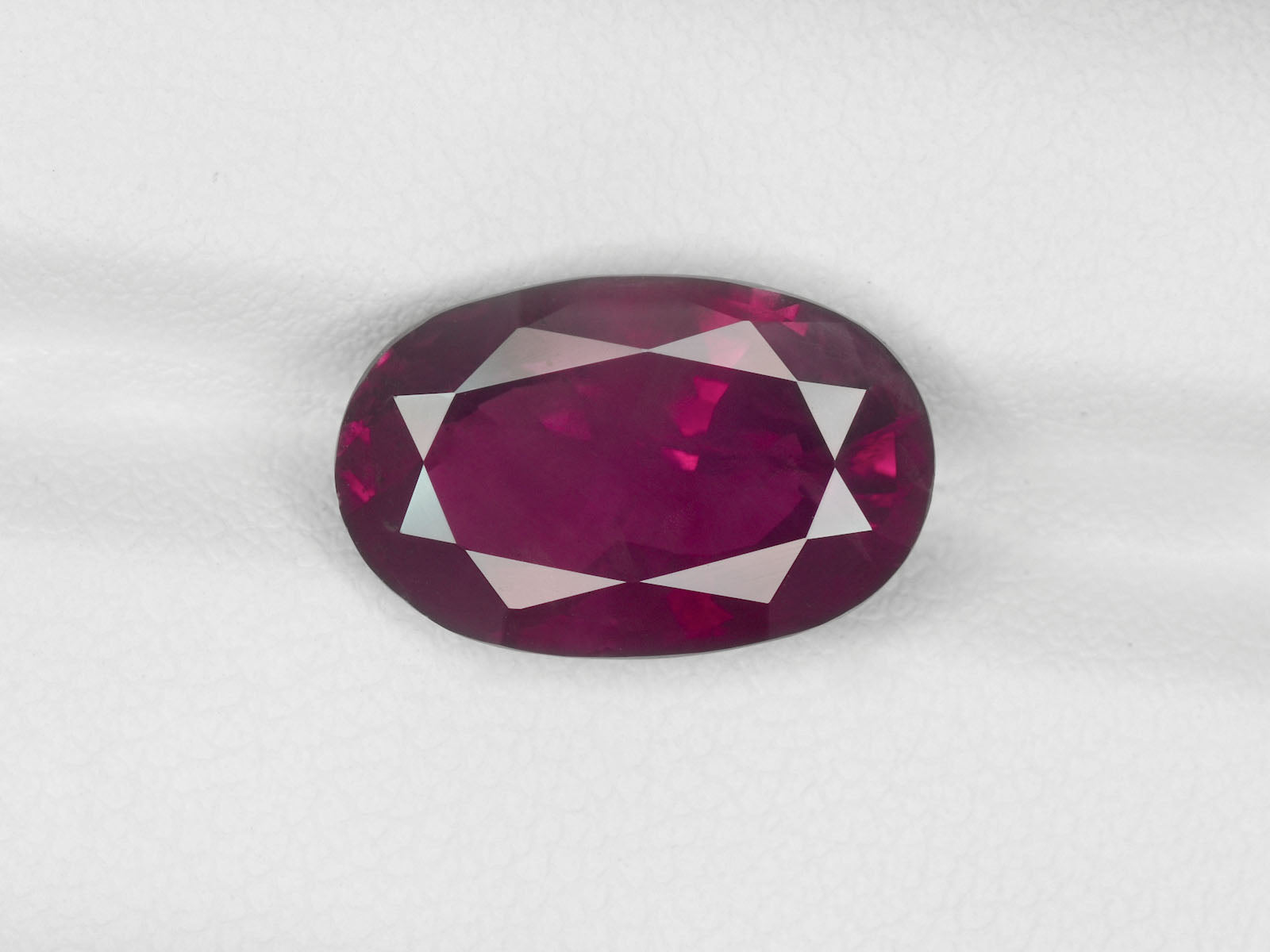 8800181-oval-velvety-intense-purplish-red-grs-kashmir-natural-ruby-6.42-ct