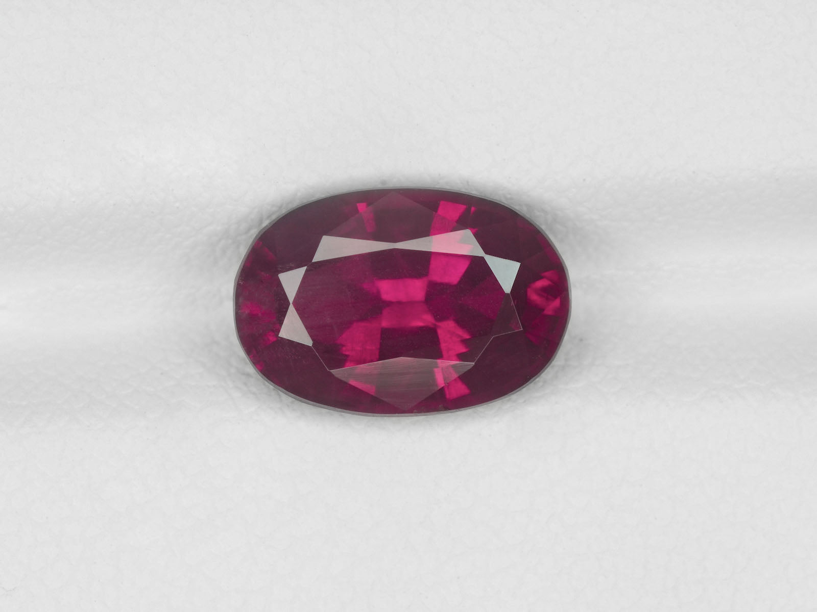 8800184-oval-fiery-rich-purplish-red-grs-kashmir-natural-ruby-3.94-ct