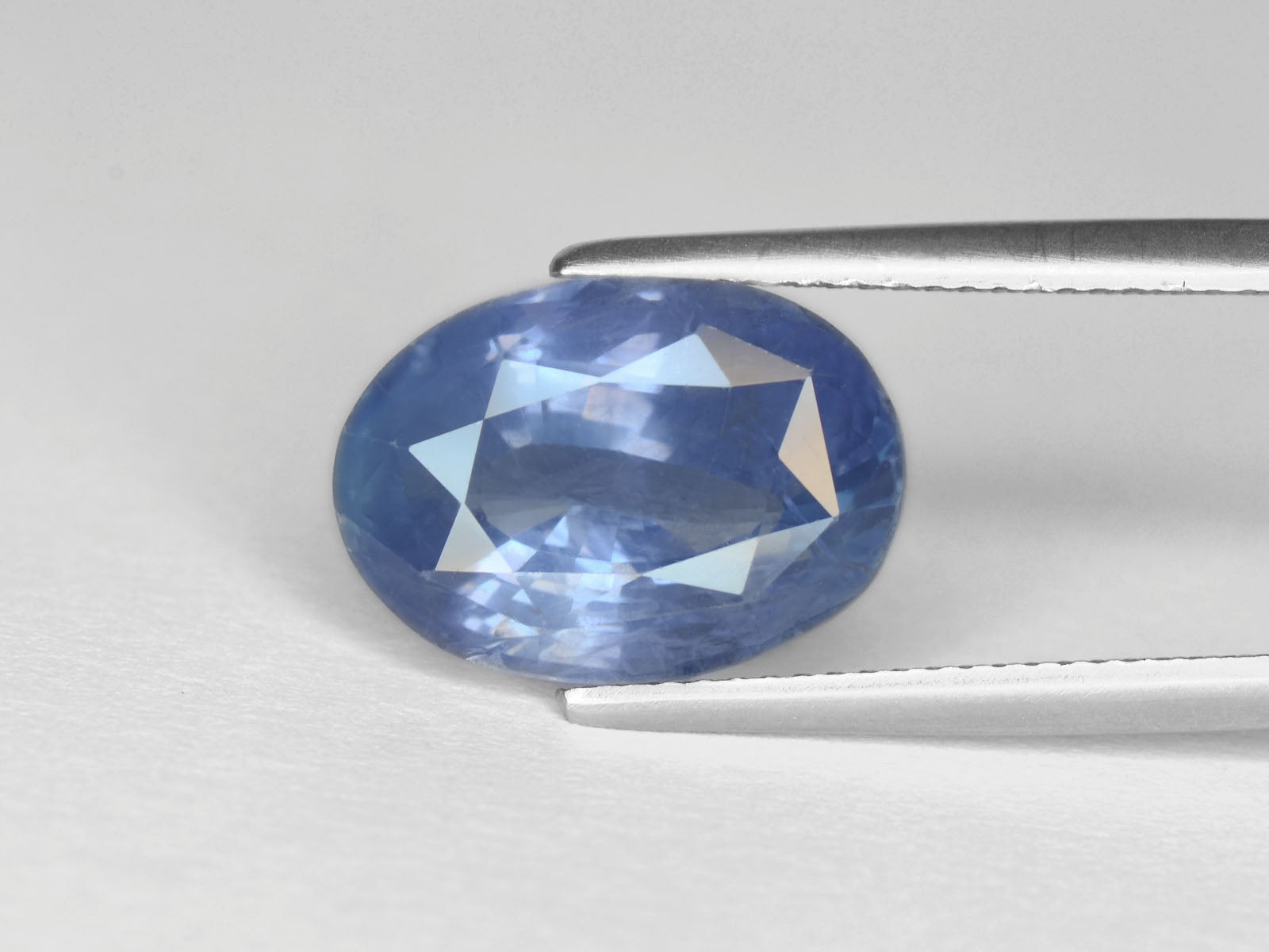 8800156-oval-medium-blue-grs-sri-lanka-natural-blue-sapphire-11.12-ct