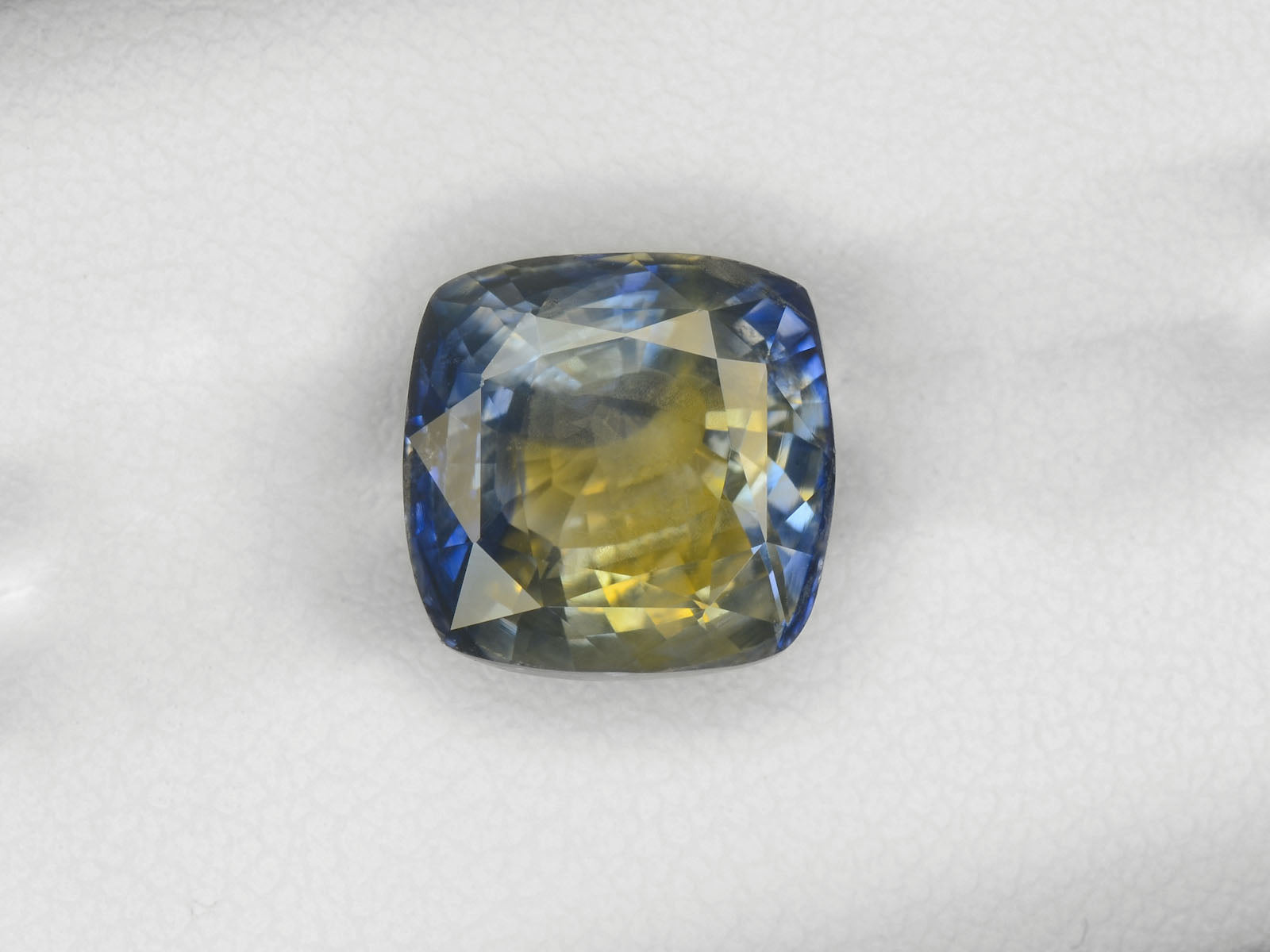 8800157-cushion-bi-color-blue-&-yellow-grs-madagascar-natural-other-fancy-sapphire-9.80-ct