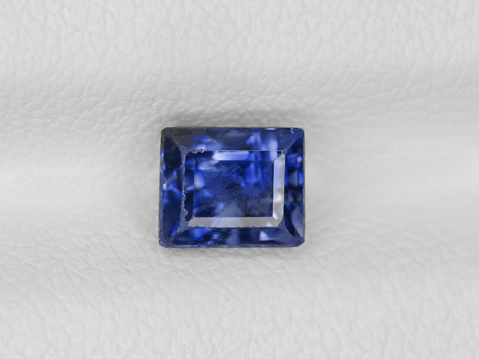8800927-rectangular-royal-blue-gia-kashmir-natural-blue-sapphire-1.24-ct