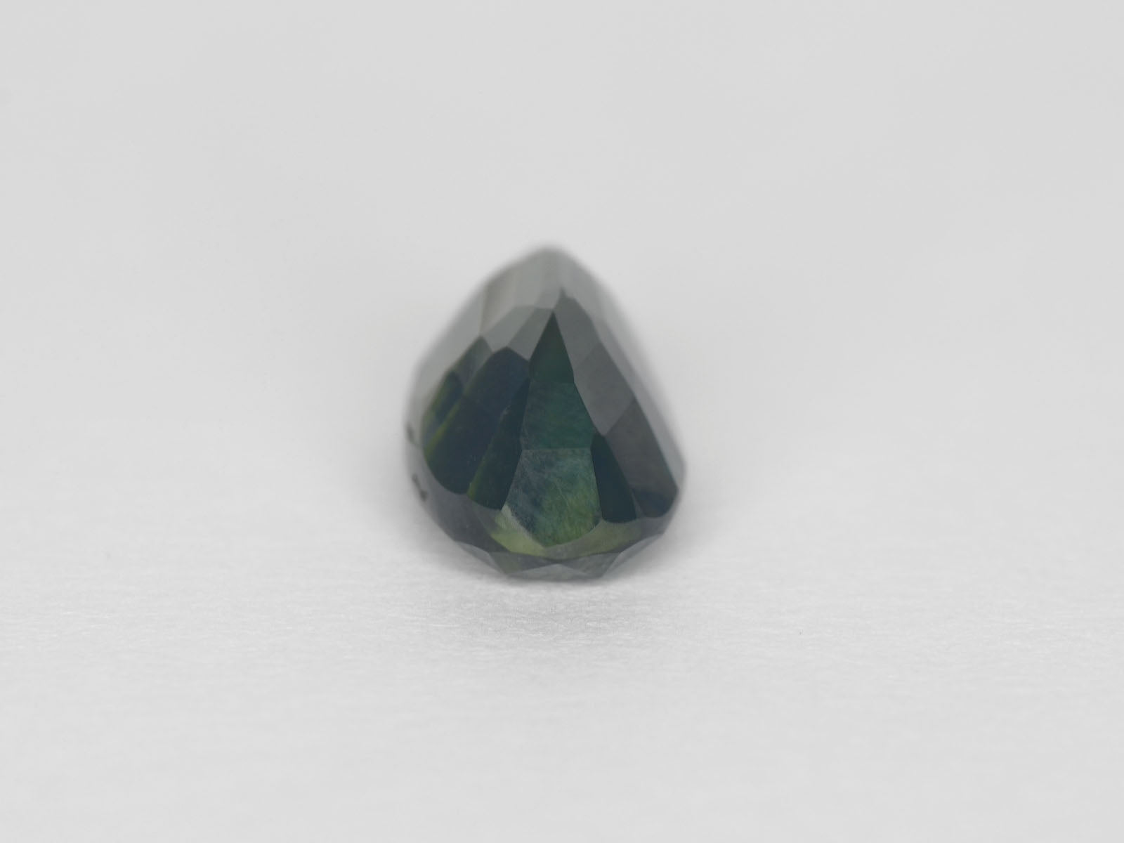 8800160-oval-intense-deep-green-grs-australia-natural-other-fancy-sapphire-7.77-ct