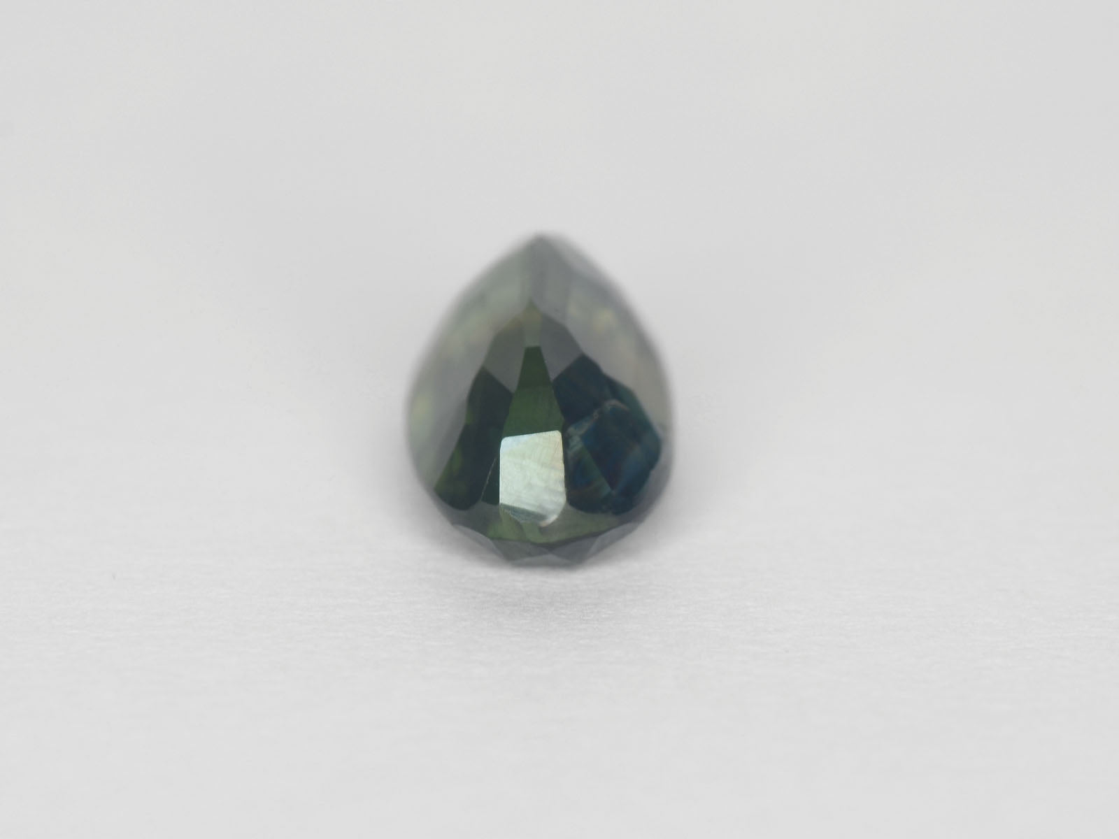 8800160-oval-intense-deep-green-grs-australia-natural-other-fancy-sapphire-7.77-ct