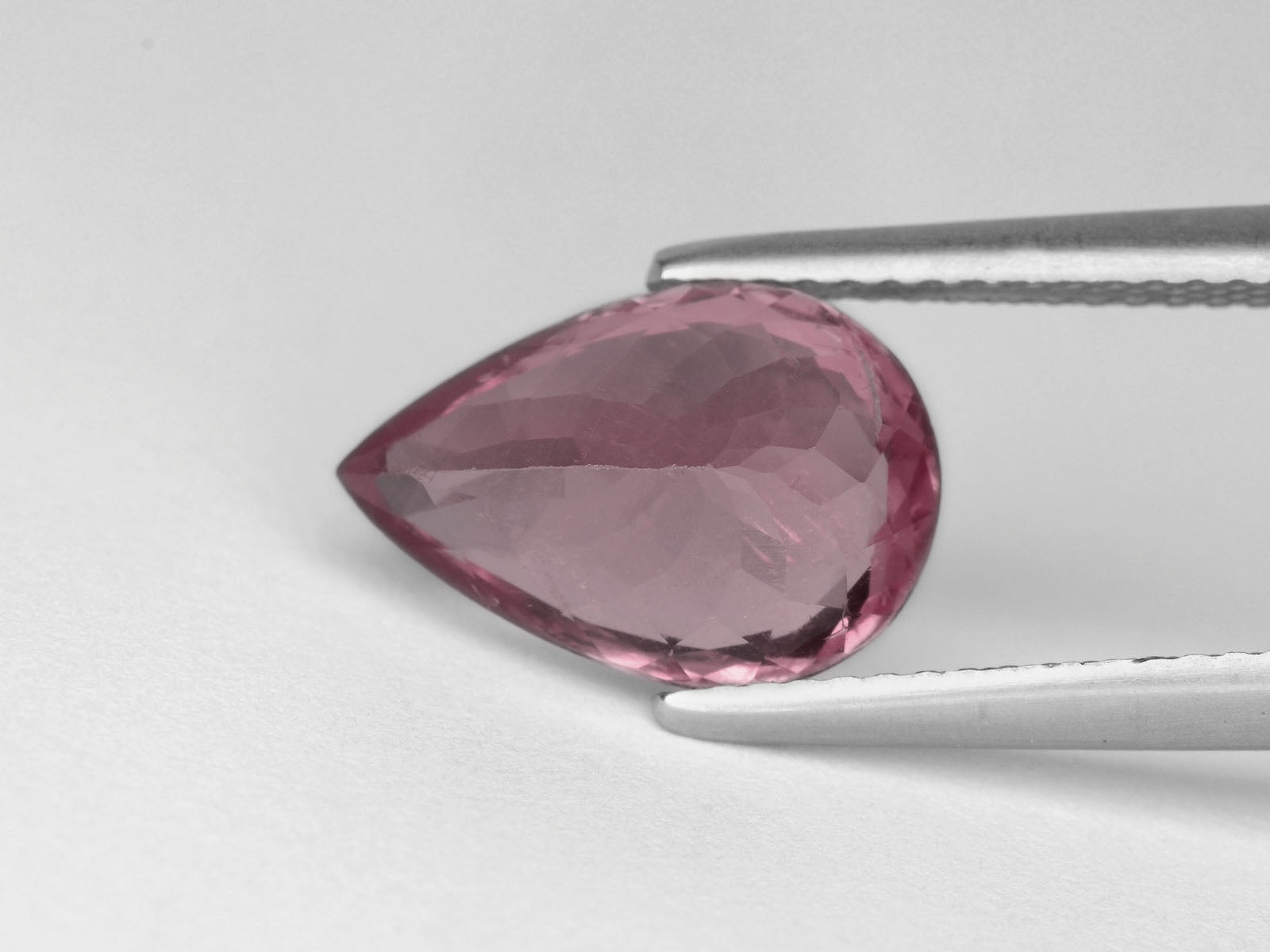 8800018-pear-lustrous-intense-pink-igi-sri-lanka-natural-spinel-4.21-ct