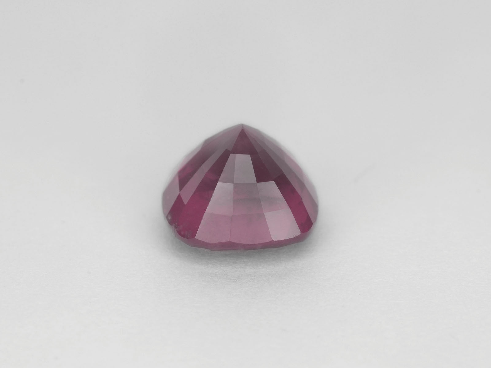 8800023-cushion-velvety-neon-purplish-pink-igi-sri-lanka-natural-spinel-5.92-ct