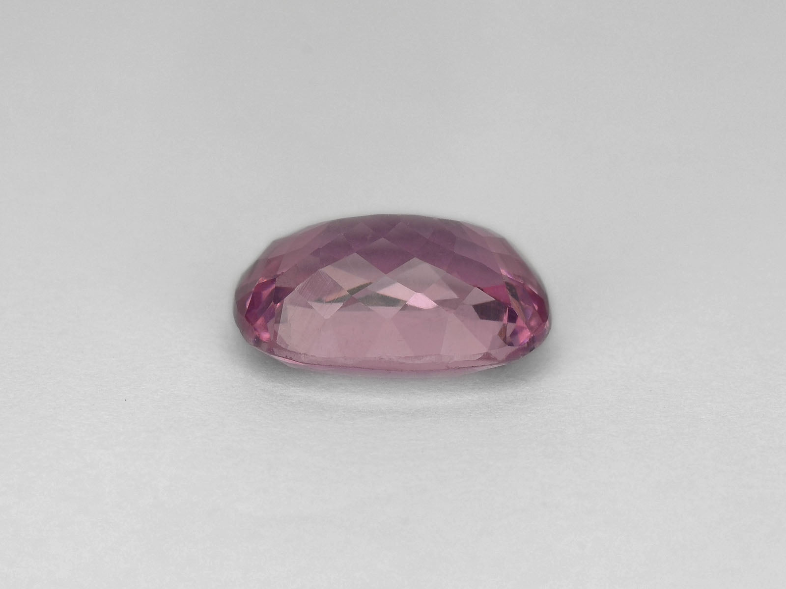 8800029-oval-lustrous-pink-igi-sri-lanka-natural-spinel-3.99-ct