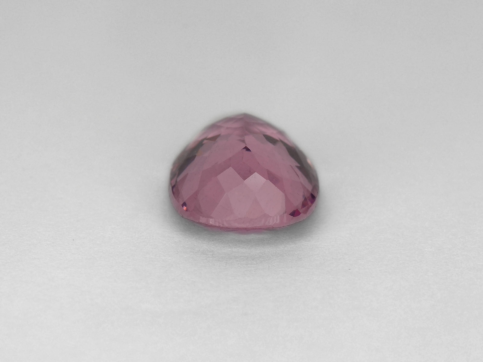 8800029-oval-lustrous-pink-igi-sri-lanka-natural-spinel-3.99-ct