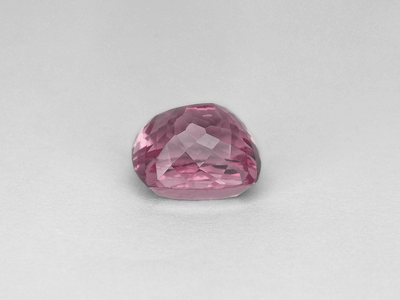8800031-cushion-pastel-purplish-pink-igi-sri-lanka-natural-spinel-4.48-ct