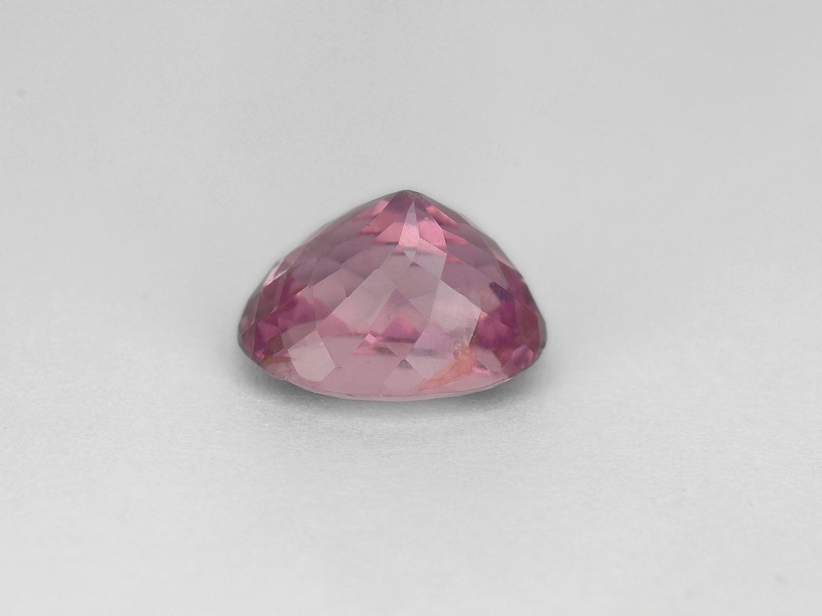 8800050-oval-lustrous-pastel-pink-igi-sri-lanka-natural-spinel-3.28-ct