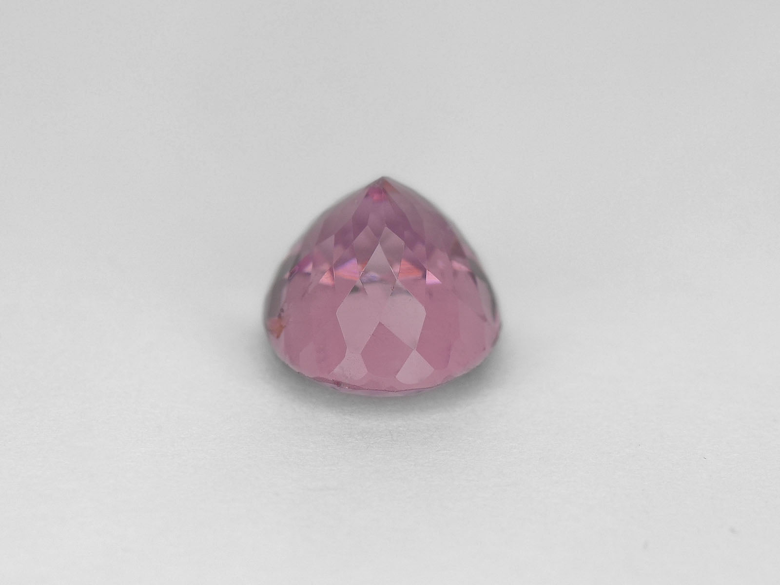 8800050-oval-lustrous-pastel-pink-igi-sri-lanka-natural-spinel-3.28-ct