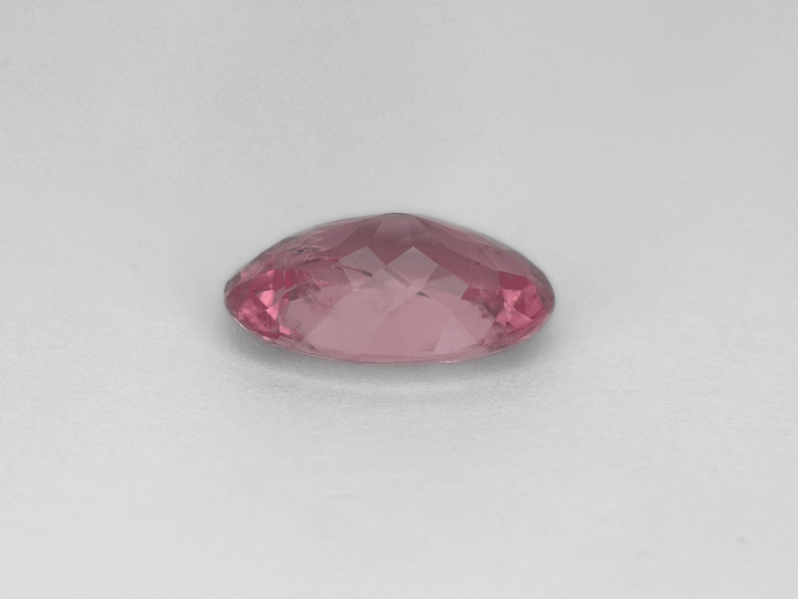 8800052-oval-lustrous-pastel-pink-igi-sri-lanka-natural-spinel-2.54-ct