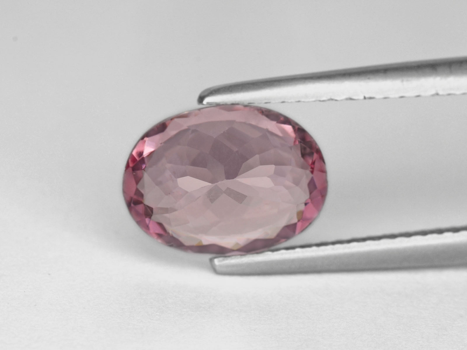 8800055-oval-pastel-pink-igi-sri-lanka-natural-spinel-6.44-ct