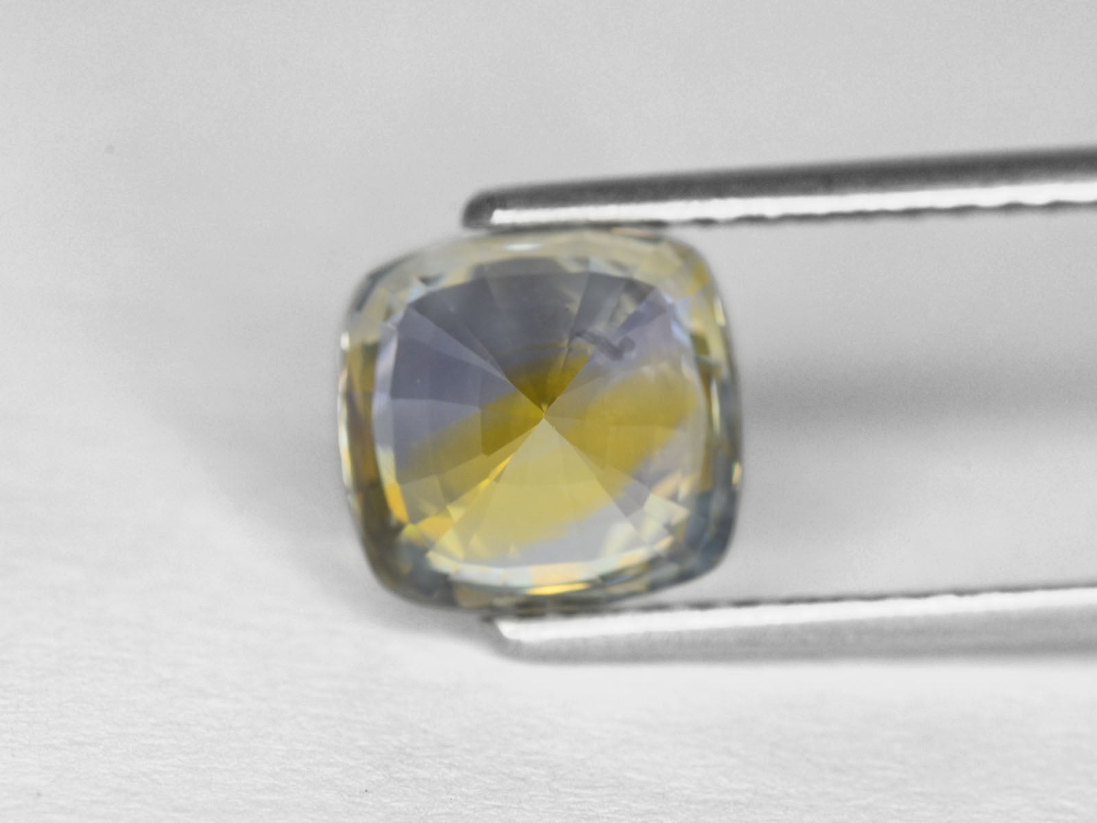 8800301-cushion-yellow-&-light-blue-bi-color-igi-sri-lanka-natural-other-fancy-sapphire-4.49-ct