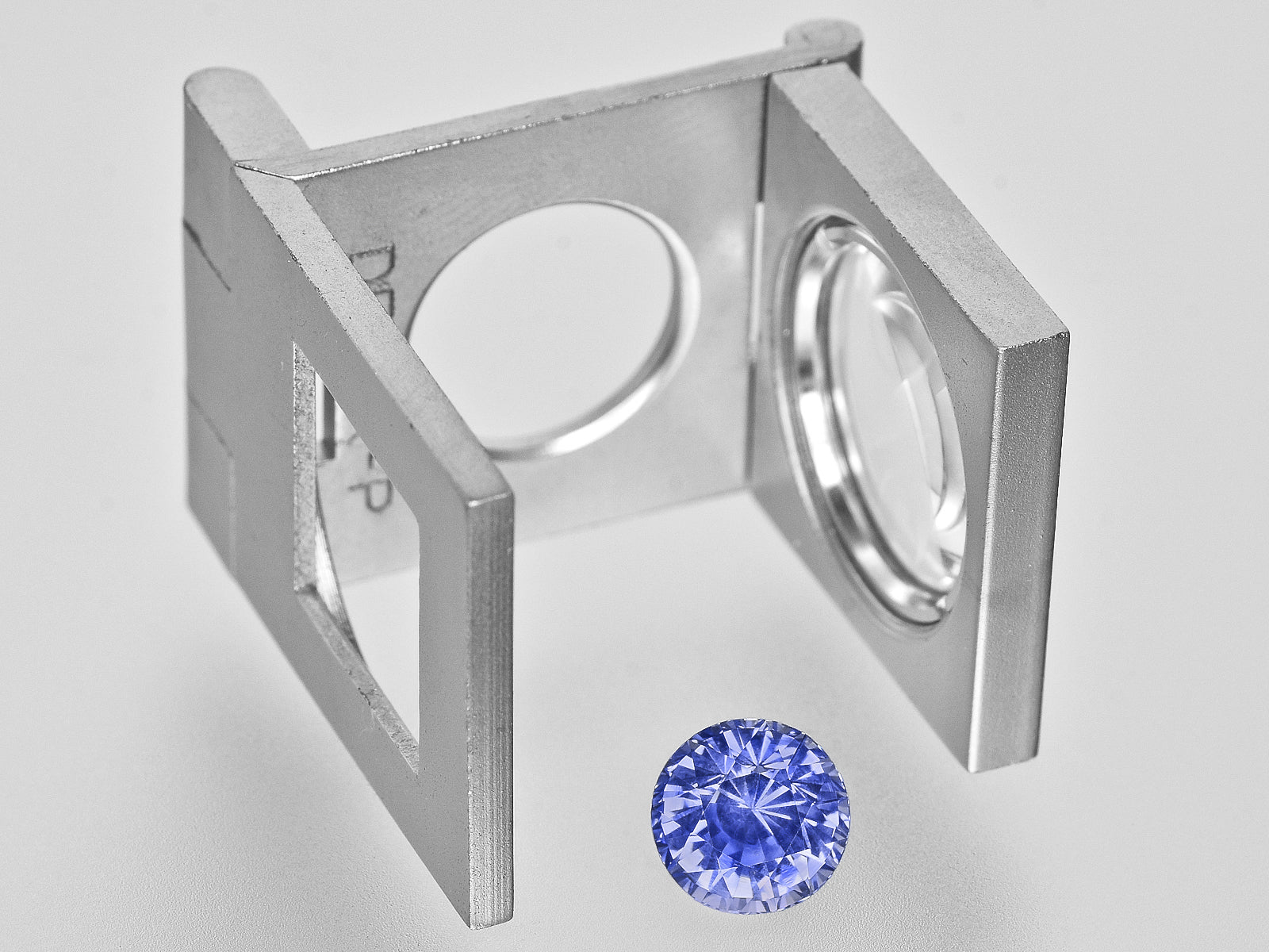 8801159-round-lustrous-blue-gia-sri-lanka-natural-blue-sapphire-3.07-ct