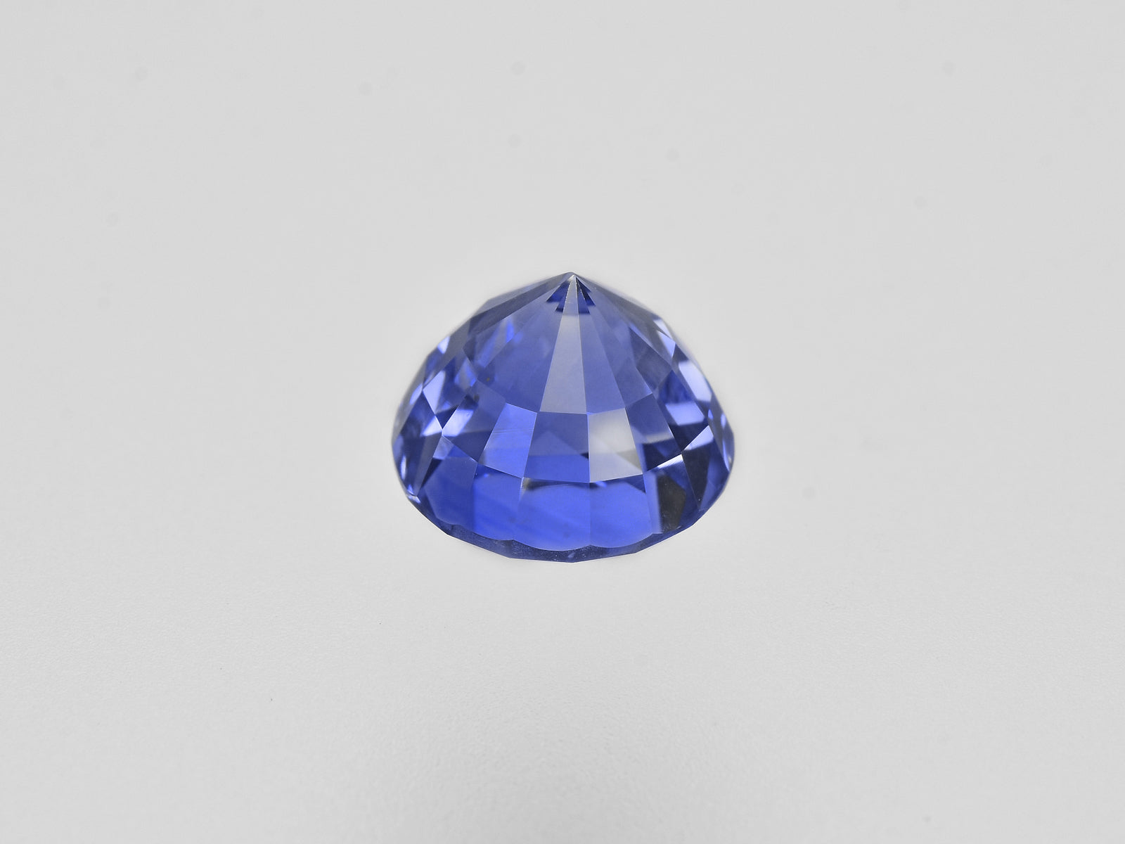 8801159-round-lustrous-blue-gia-sri-lanka-natural-blue-sapphire-3.07-ct