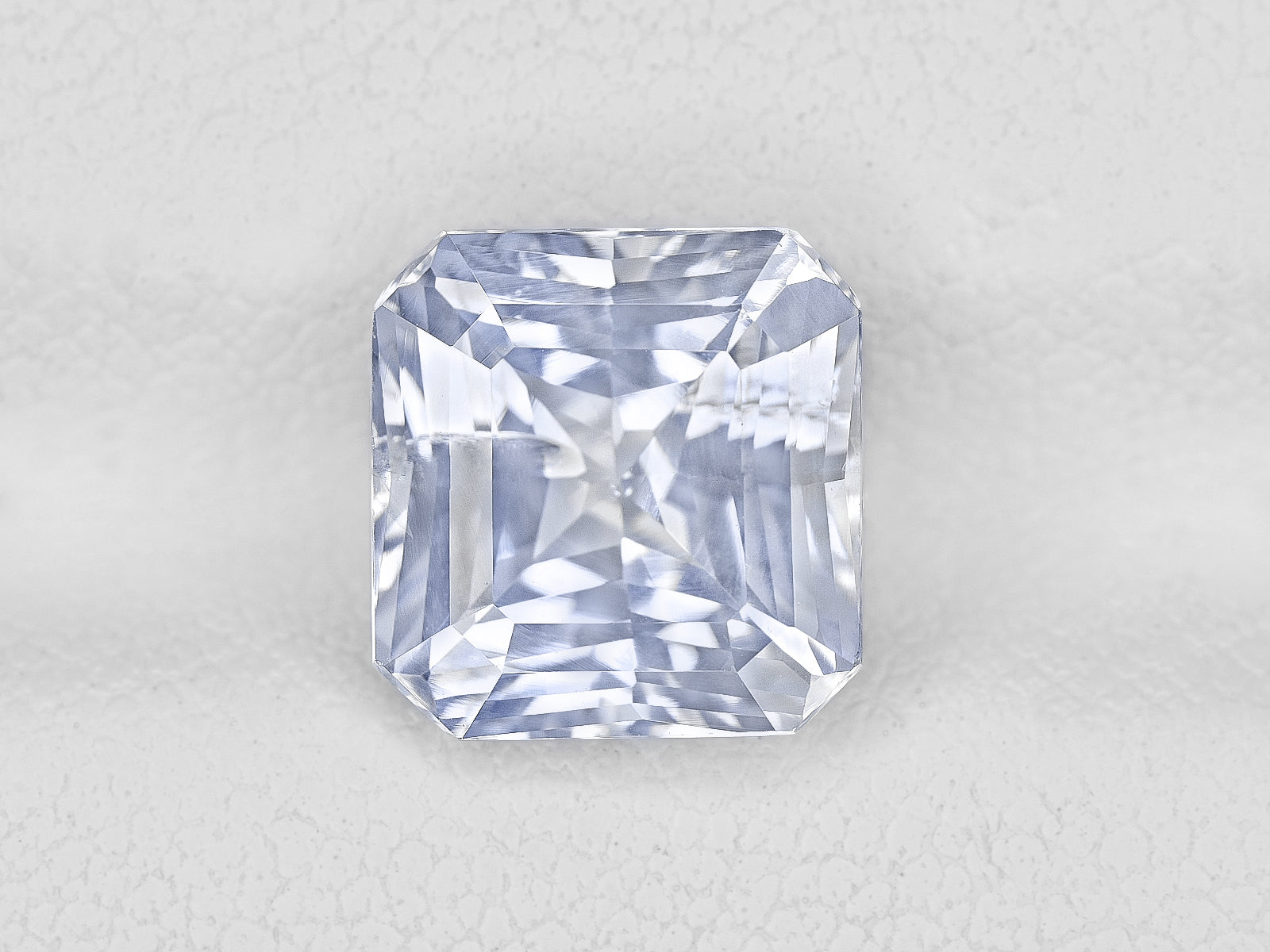 8801930-octagonal-near-colorless-very-light-blue-grs-kashmir-natural-white-sapphire-3.35-ct