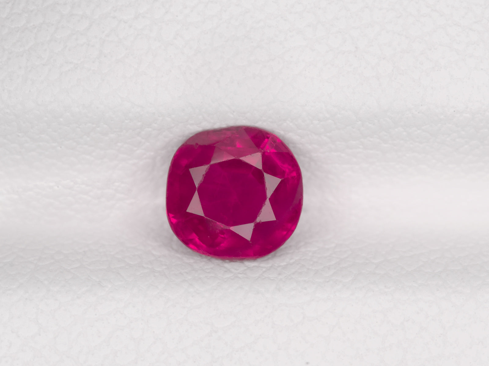 8800772-cushion-deep-pinkish-red-grs-igi-burma-natural-ruby-1.02-ct