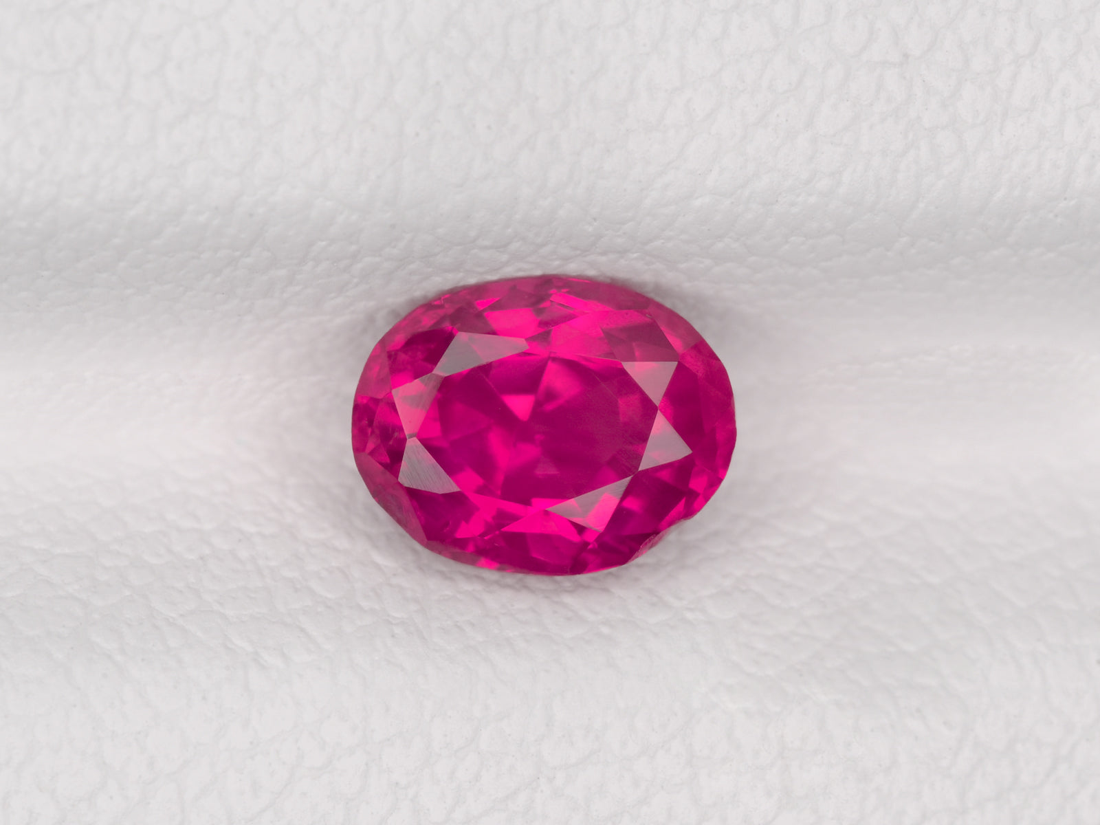 8800773-oval-fiery-neon-pinkish-red-grs-igi-burma-natural-ruby-1.01-ct
