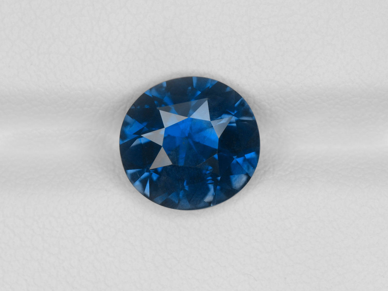 8800815-oval-fiery-deep-blue-grs-madagascar-natural-blue-sapphire-4.26-ct