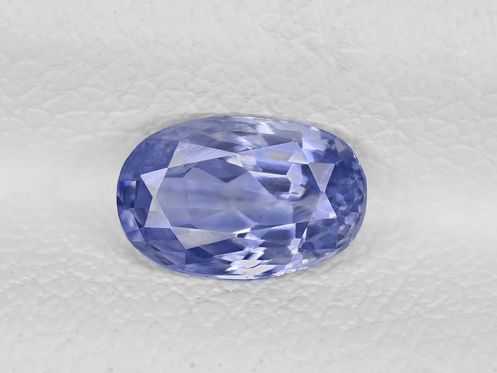 8801891-oval-light-blue-gia-kashmir-natural-blue-sapphire-0.68-ct
