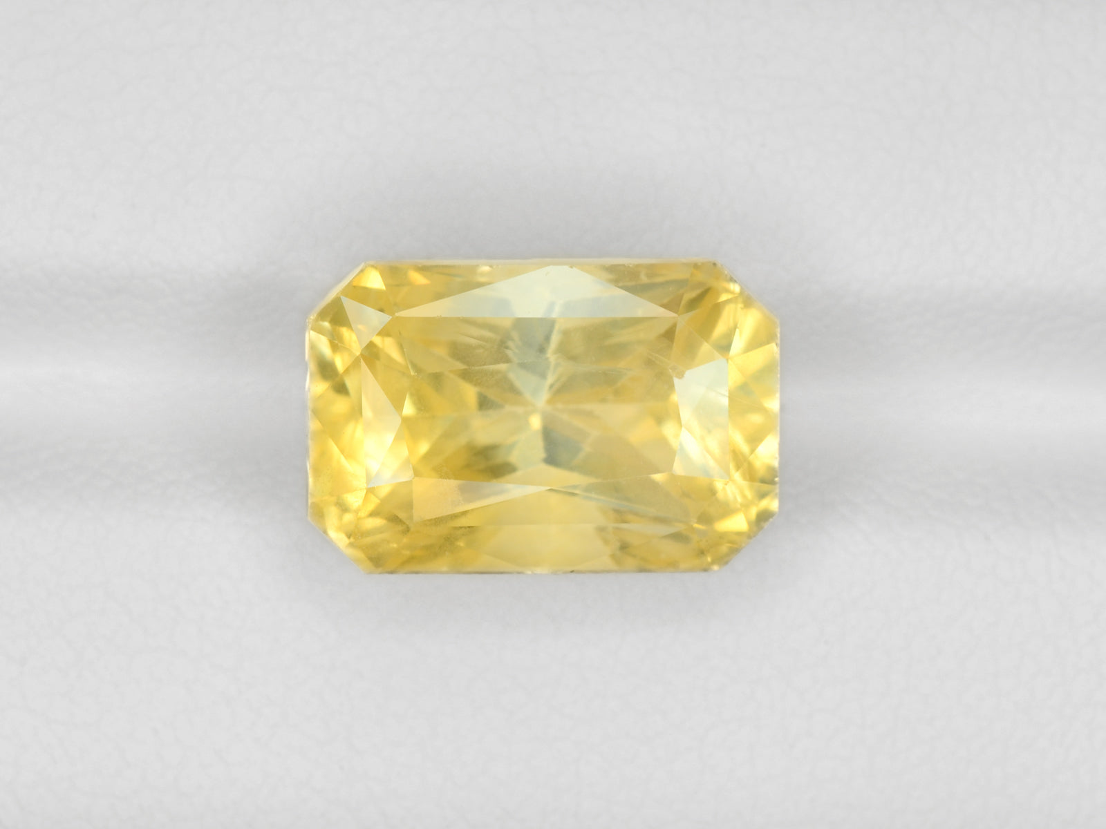 8800325-octagonal-lustrous-yellow-gia-sri-lanka-natural-yellow-sapphire-12.16-ct