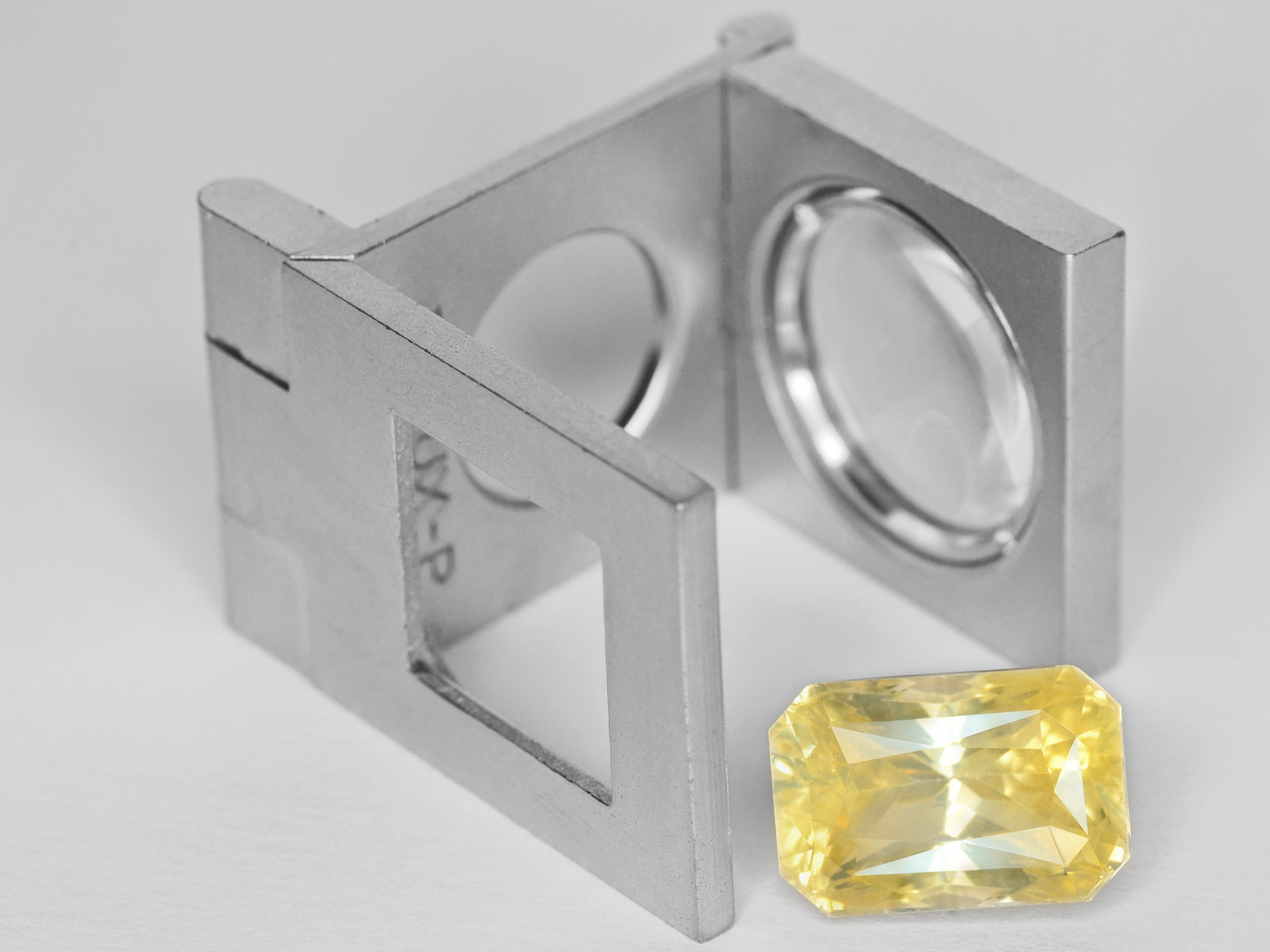 8800325-octagonal-lustrous-yellow-gia-sri-lanka-natural-yellow-sapphire-12.16-ct
