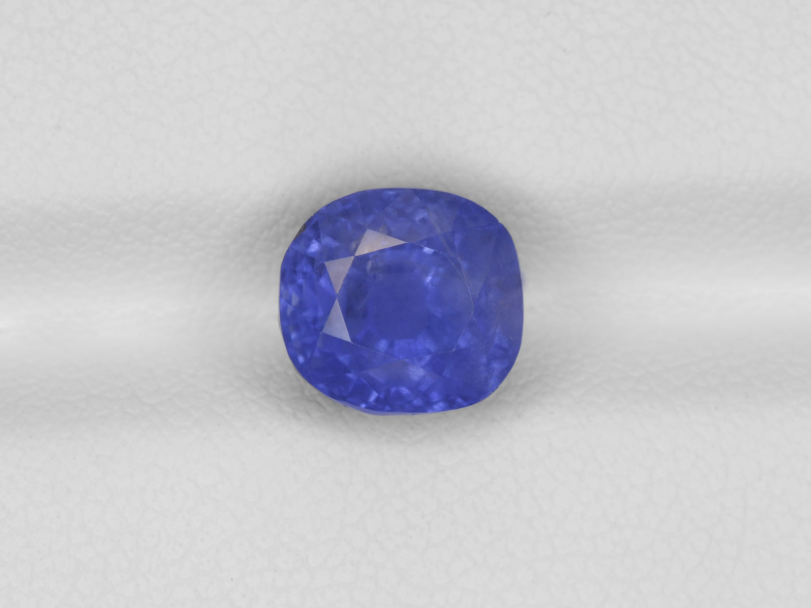 8800795-cushion-velvety-cornflower-blue-grs-burma-natural-blue-sapphire-4.12-ct