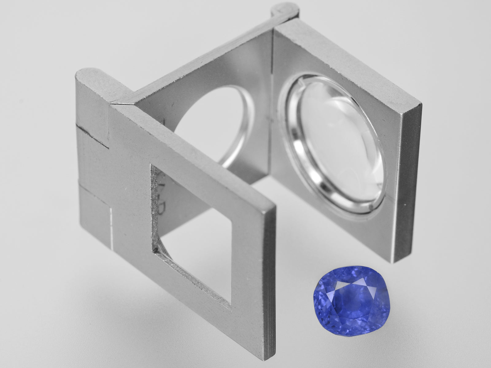 8800795-cushion-velvety-cornflower-blue-grs-burma-natural-blue-sapphire-4.12-ct