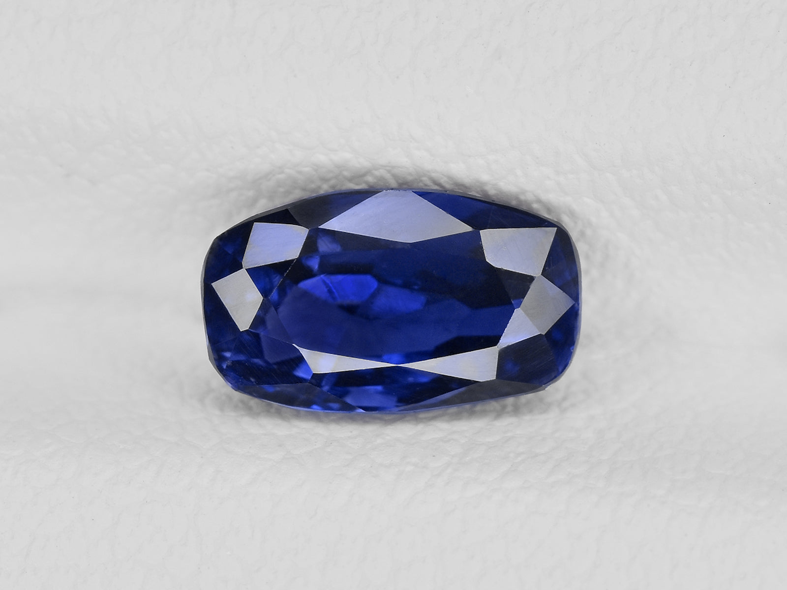 8801449-cushion-royal-blue-igi-madagascar-natural-blue-sapphire-1.54-ct