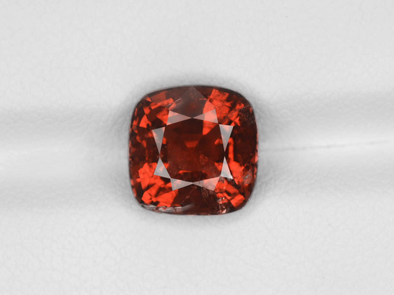 8800501-cushion-rich-brownish-red-igi-burma-natural-spinel-4.03-ct