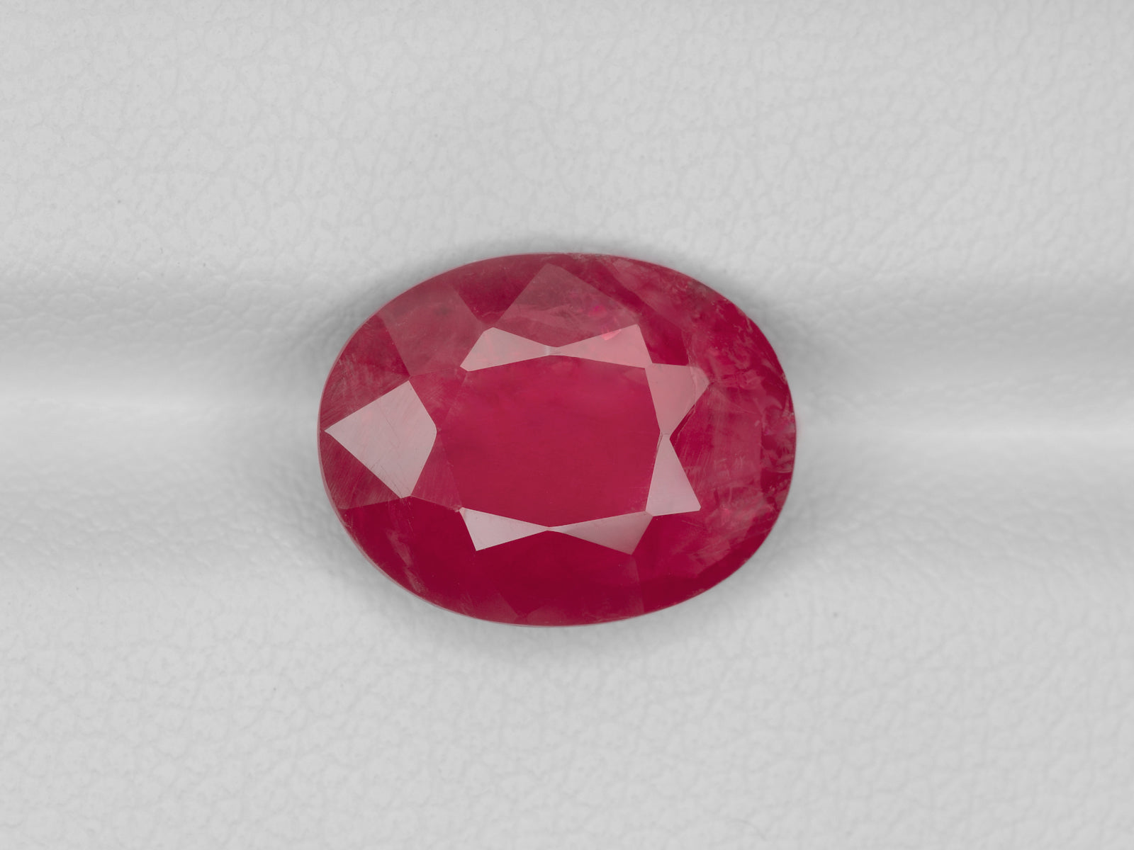 8800819-oval-deep-pinkish-red-grs-burma-natural-ruby-4.37-ct
