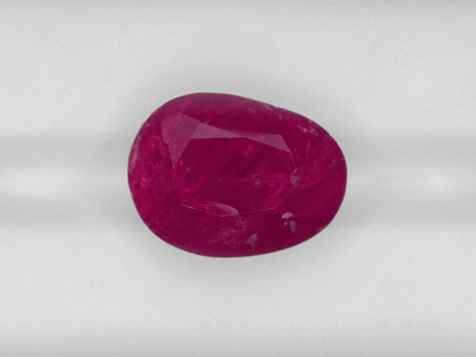 8800803-oval-red-with-slight-pinkish-hue-grs-burma-natural-ruby-20.30-ct
