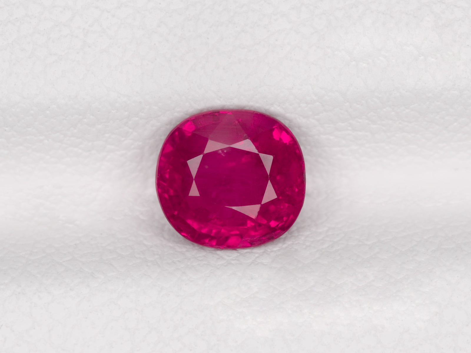 8800383-oval-rich-pinkish-red-grs-igi-burma-natural-ruby-1.21-ct