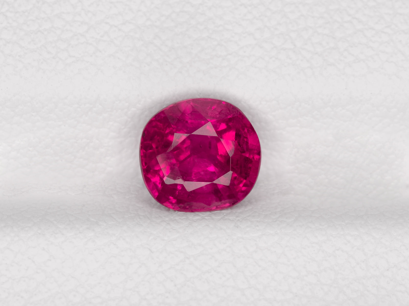 8800385-oval-fiery-vivid-pinkish-red-grs-igi-burma-natural-ruby-1.24-ct