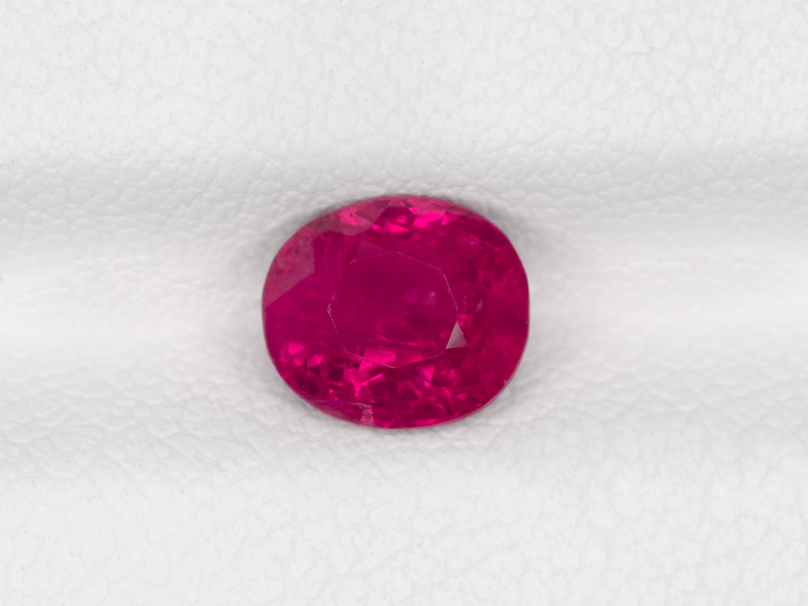 8800387-oval-rich-pinkish-red-grs-igi-burma-natural-ruby-1.35-ct