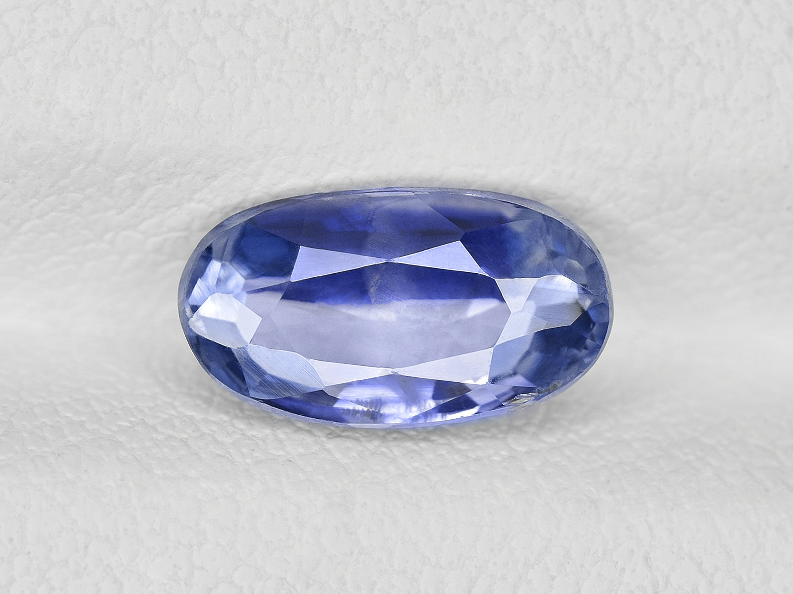 8801892-oval-royal-blue-&-colorless-bi-color-gia-kashmir-natural-blue-sapphire-2.29-ct