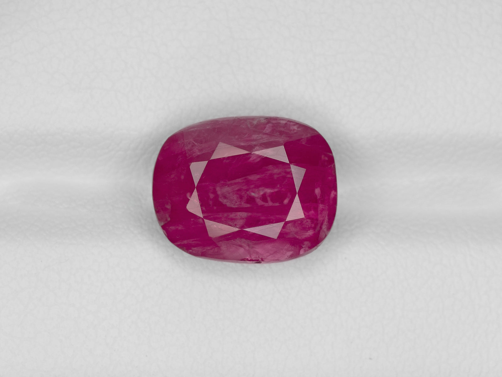 8800710-cushion-pinkish-red-igi-burma-natural-ruby-8.39-ct