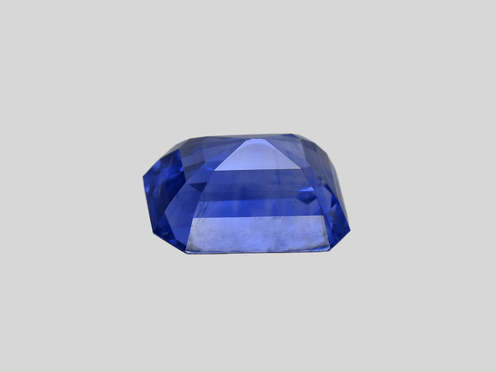 8801403-octagonal-intense-blue-grs-sri-lanka-natural-blue-sapphire-3.56-ct