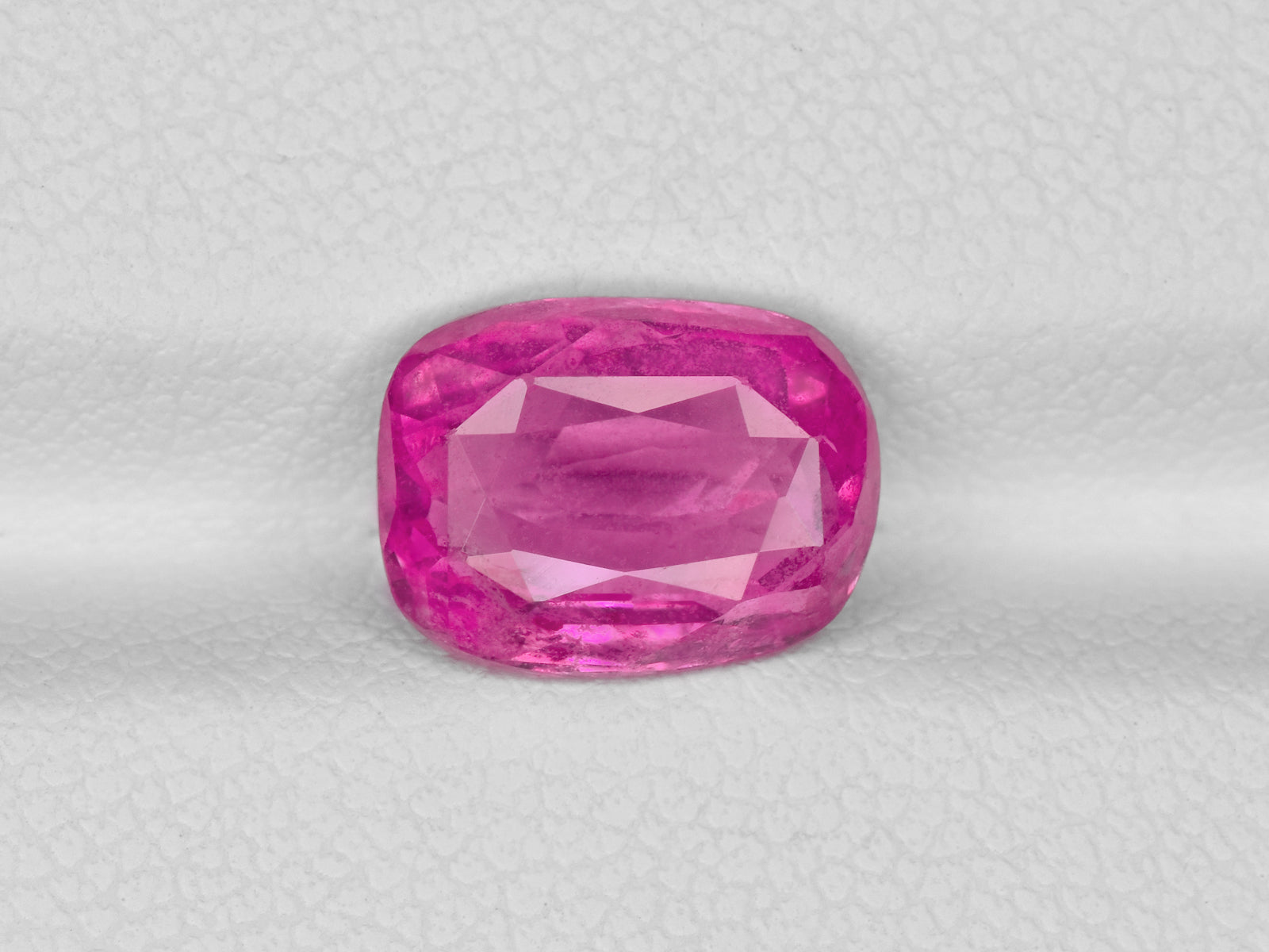 8801072-cushion-pink-red-igi-madagascar-natural-ruby-3.26-ct