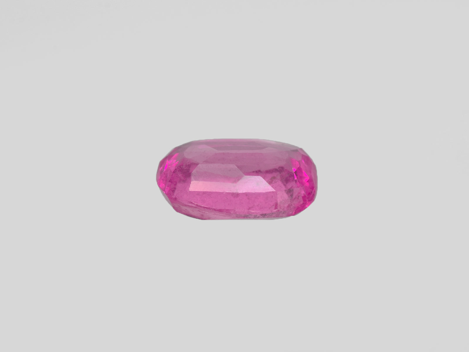 8801072-cushion-pink-red-igi-madagascar-natural-ruby-3.26-ct