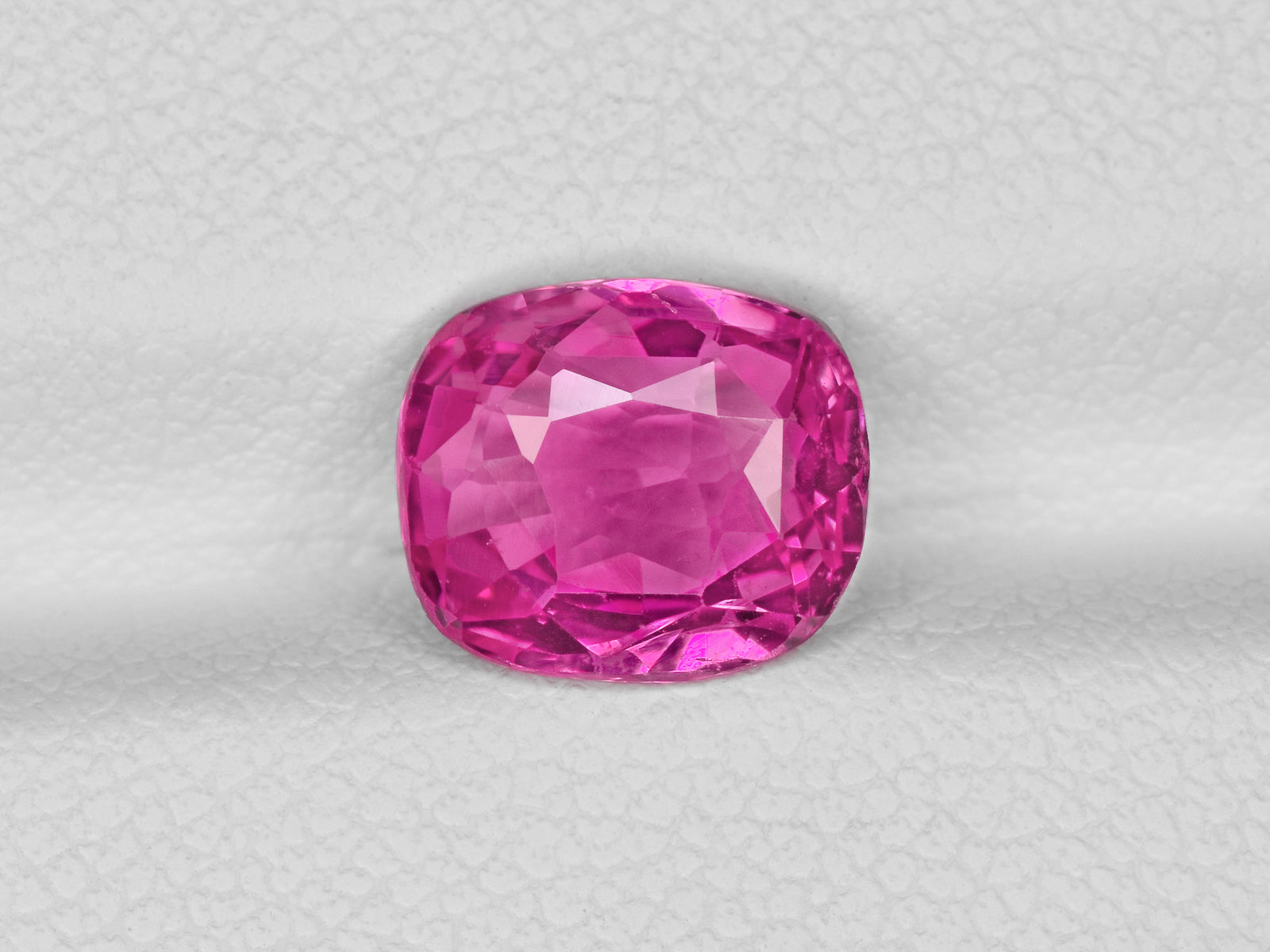 8801073-cushion-lustrous-pink-red-igi-madagascar-natural-ruby-2.42-ct