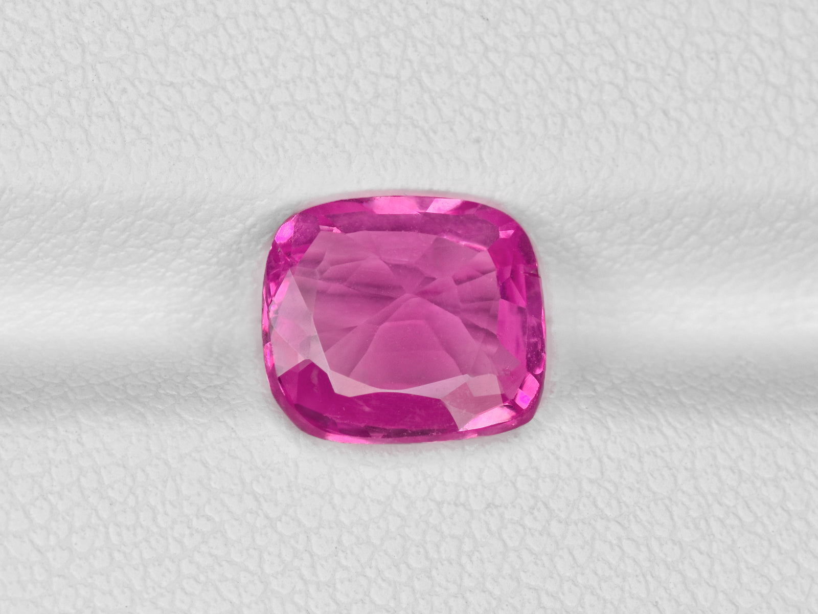 8801074-cushion-pink-red-igi-madagascar-natural-ruby-2.40-ct