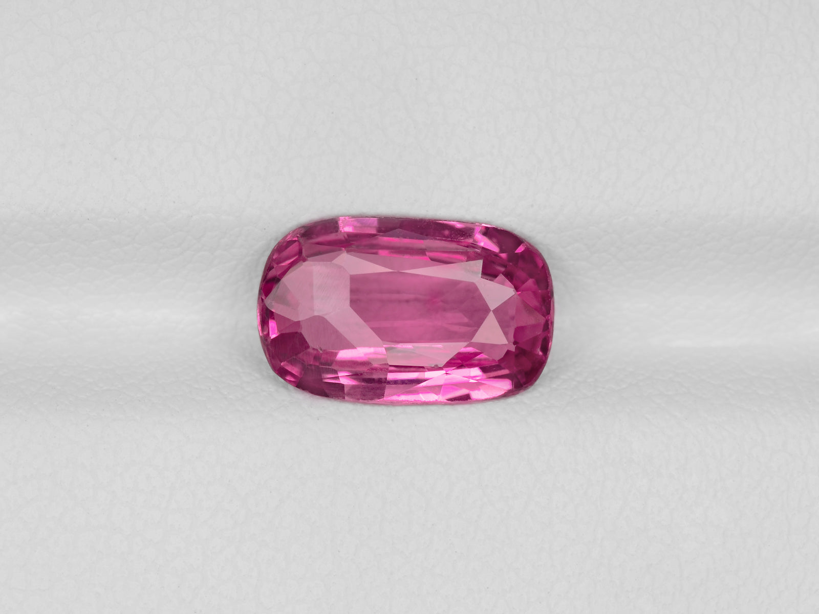 8800680-cushion-lustrous-pink-red-igi-madagascar-natural-ruby-2.60-ct