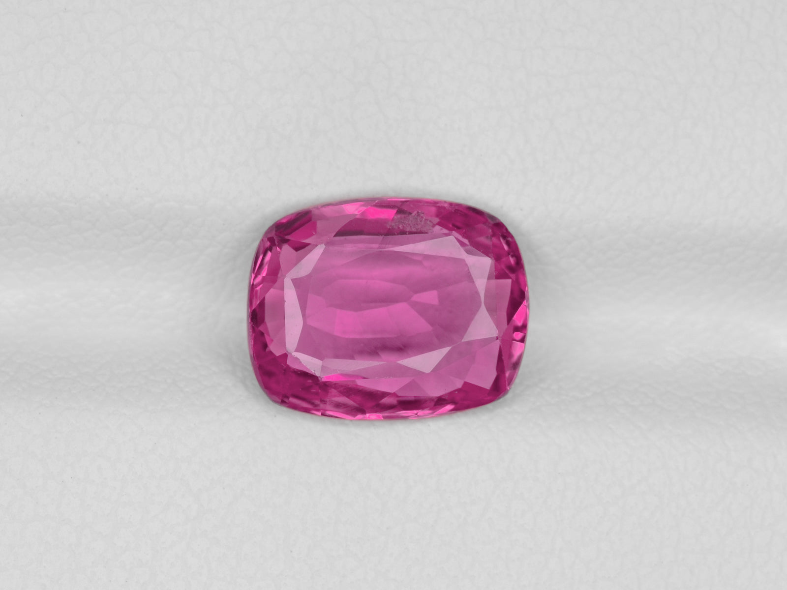 8800683-cushion-intense-pink-red-igi-madagascar-natural-ruby-3.13-ct