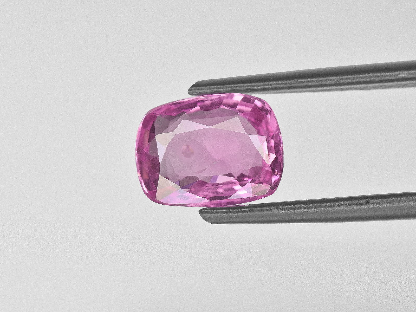 8800684-cushion-soft-pink-red-igi-madagascar-natural-ruby-3.48-ct