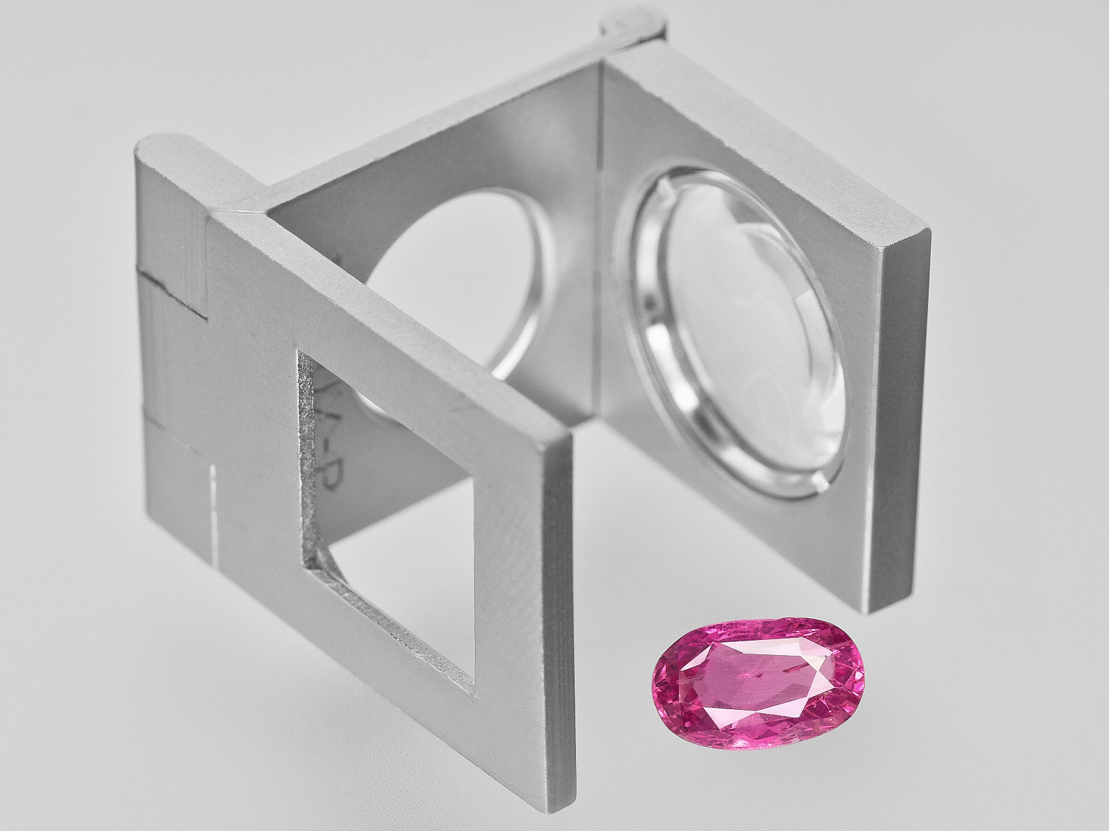 8800690-oval-lively-pink-red-igi-madagascar-natural-ruby-2.52-ct