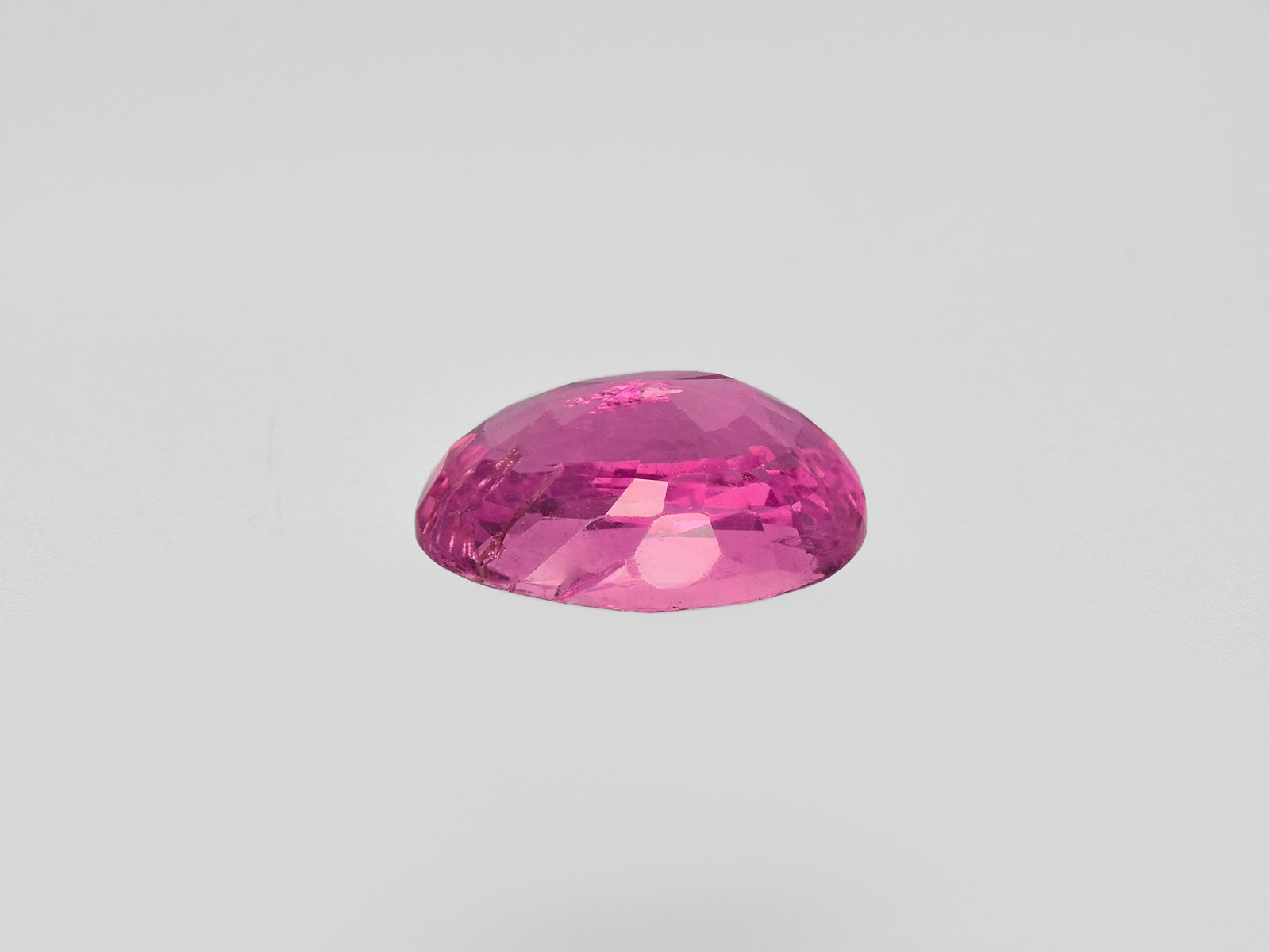 8800690-oval-lively-pink-red-igi-madagascar-natural-ruby-2.52-ct