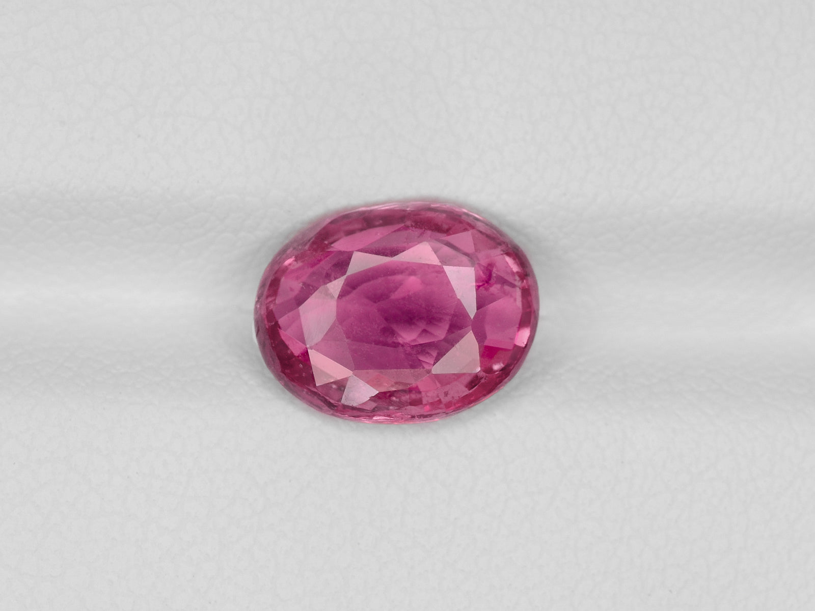 8800694-oval-orangy-pink-red-igi-madagascar-natural-ruby-2.95-ct