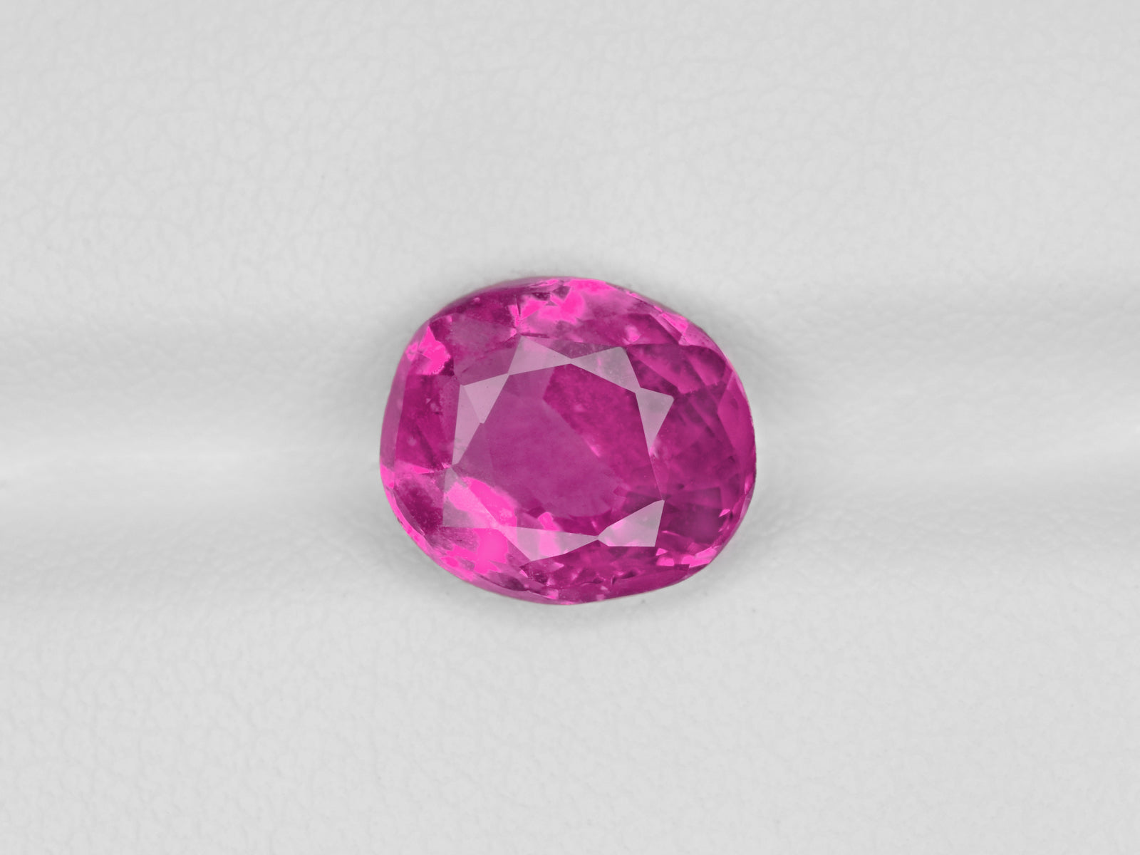 8800698-oval-intense-pink-red-igi-madagascar-natural-ruby-3.96-ct