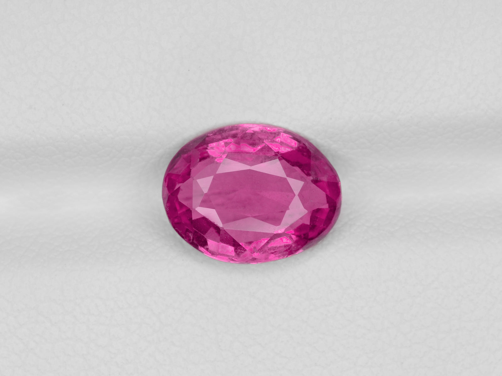 8800704-oval-lustrous-pink-red-igi-madagascar-natural-ruby-3.53-ct
